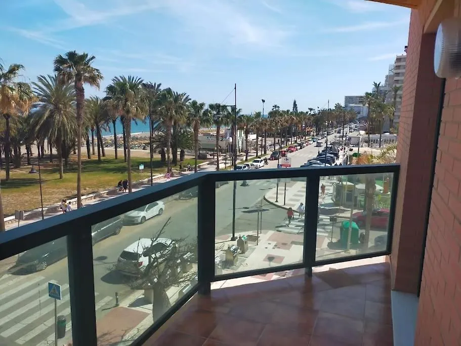 Apartamento De Lujo En Primera Linea De Playa トレモリノス 0*,  スペイン